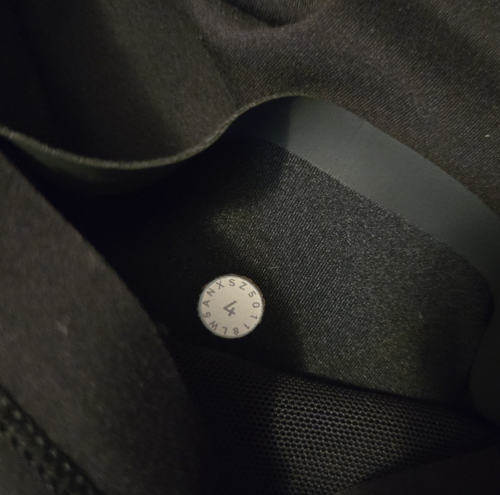 Lululemon In Movement Tight 25" - Picture 8 of 12